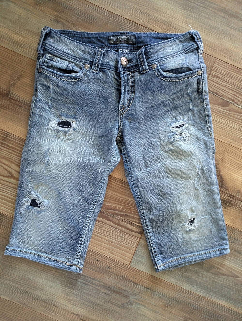Silver Suki Flap Bermuda Distressed Denim Jean Shorts Women's 28